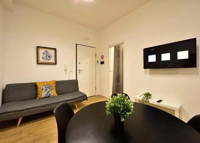 Tanzi 12 - Modern House