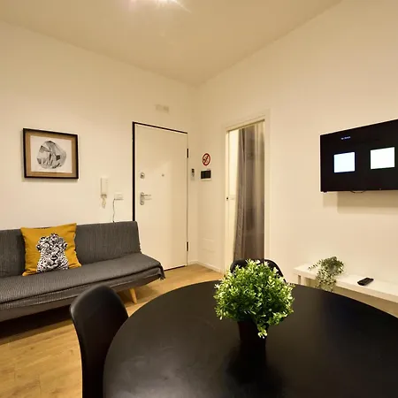 Tanzi 12 - Modern House